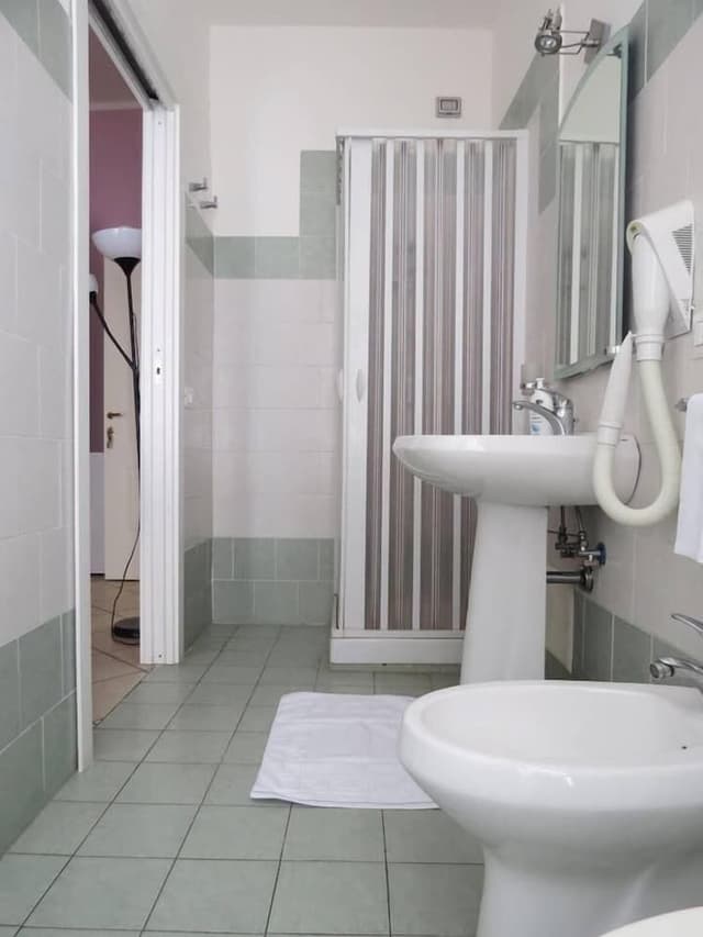 Standard Double Room (1)
