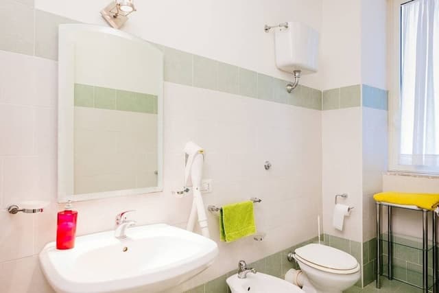 Standard Double Room (2)