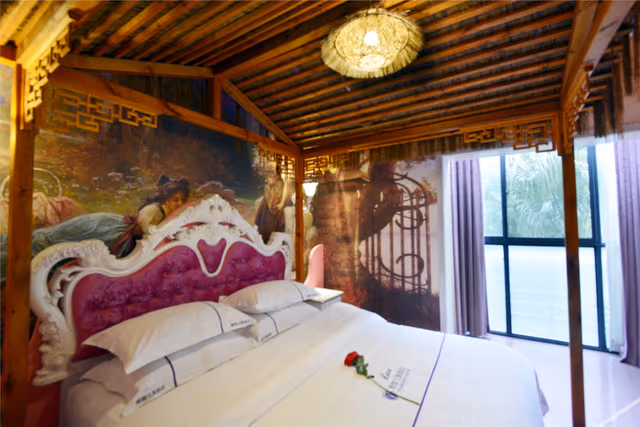 Unique Style Double Bed Room