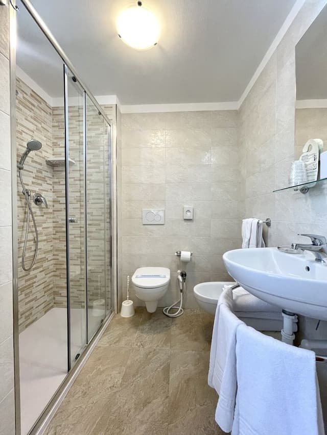 Double Room  (Parcheggio incluso)