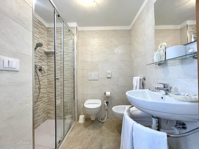 Double Room  (Parcheggio incluso)