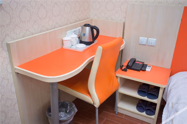 Business Queen Room