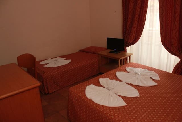 Triple Room