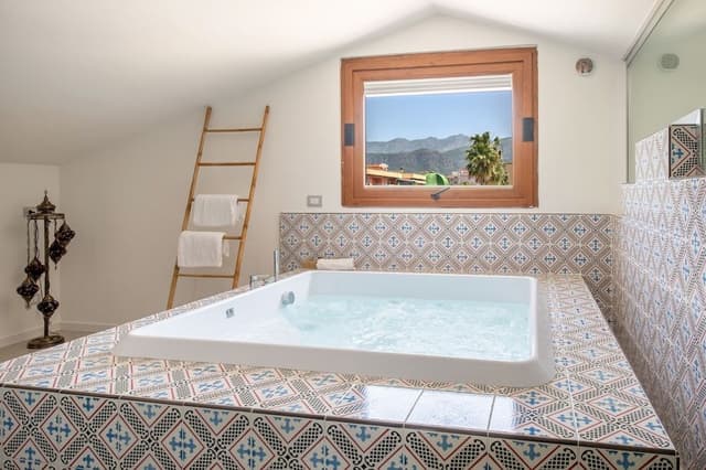 Deluxe Suite, Hot Tub (Amalfi)