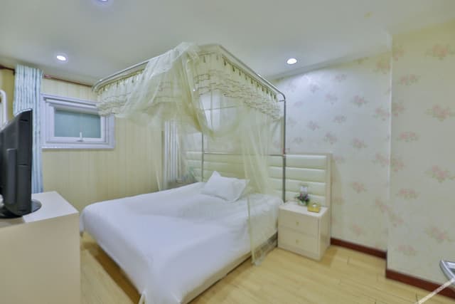 Romantic Room