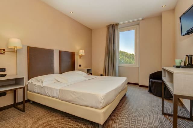 Superior Room, Lake View