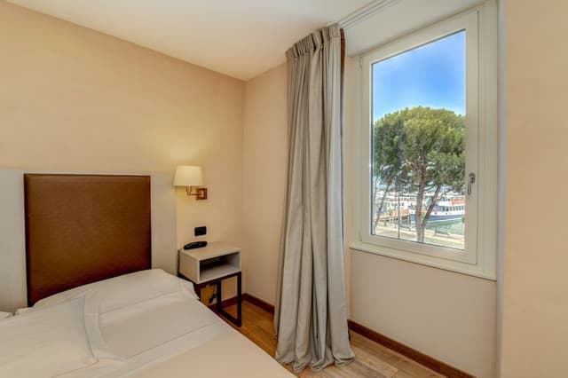 Superior Room, Lake View