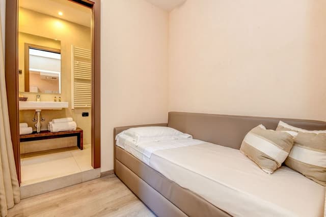 Economy Room