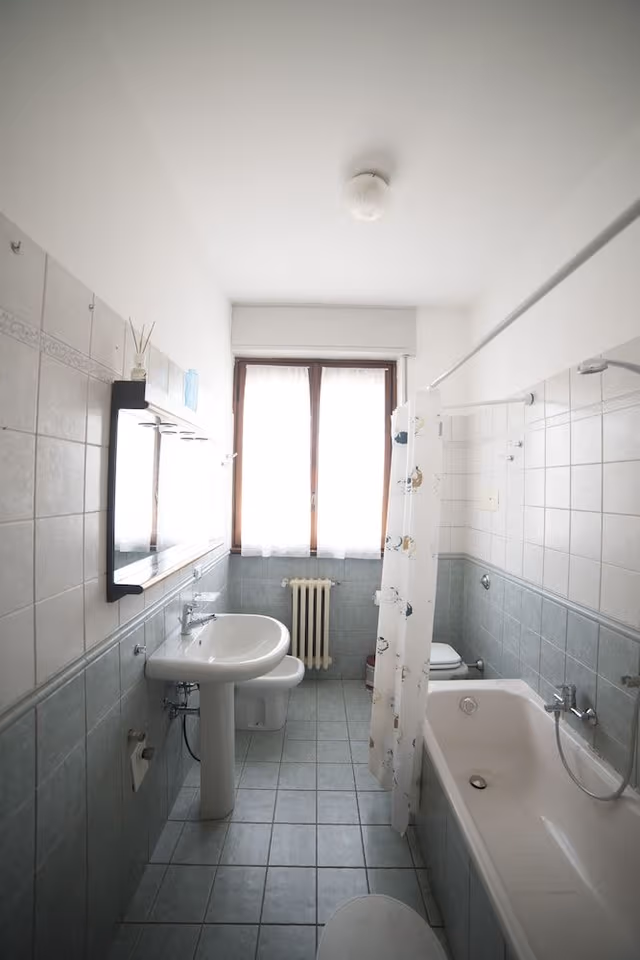 Double Room, 1 Queen Bed, Shared Bathroom