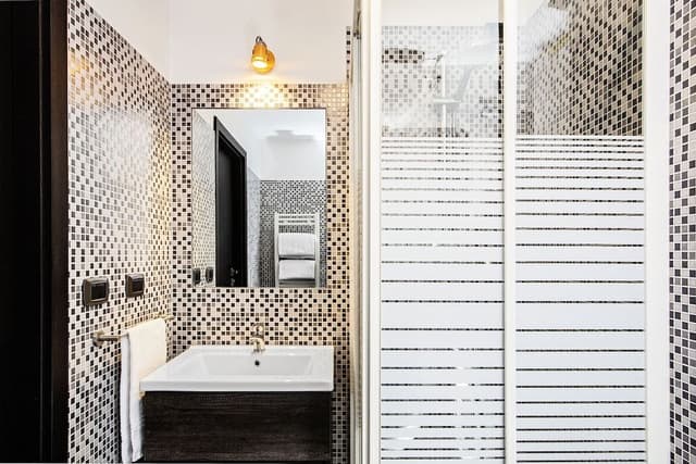 Double or Twin Room (External Private Bathroom)