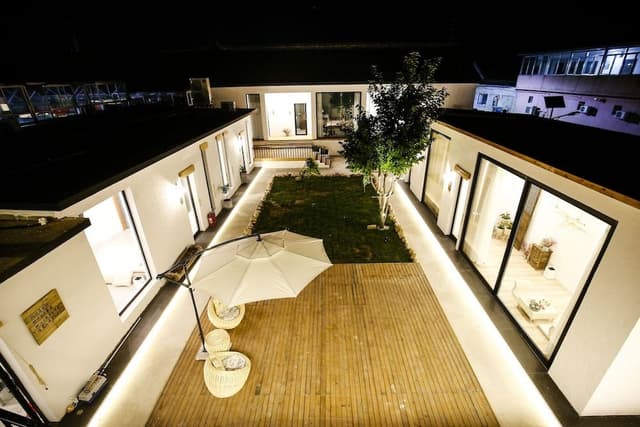 Elite Cottage