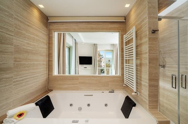 Suite, 2 Bedrooms (2 adults)