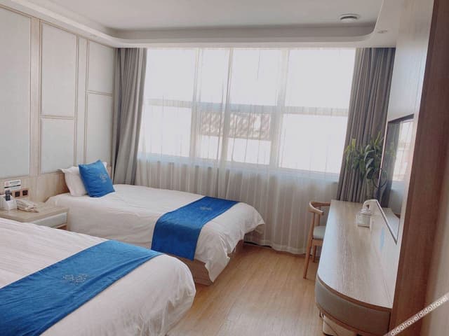Fashionable Business Room (2 Beds)