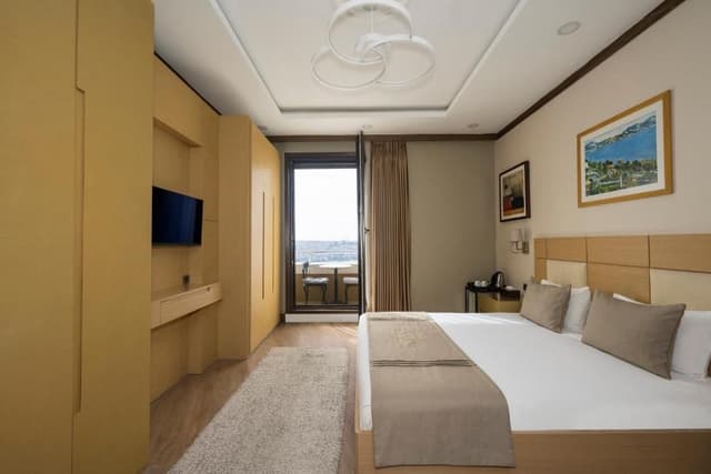Queen Room with Sea View
