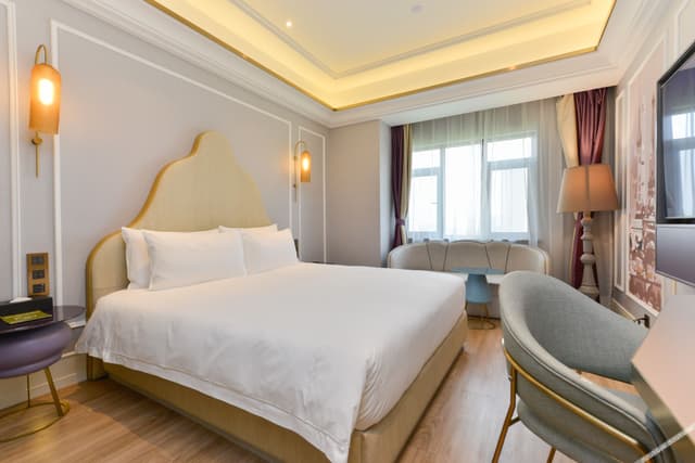 Superior Room with 1 king-size bed