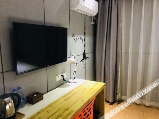 Business Queen Room
