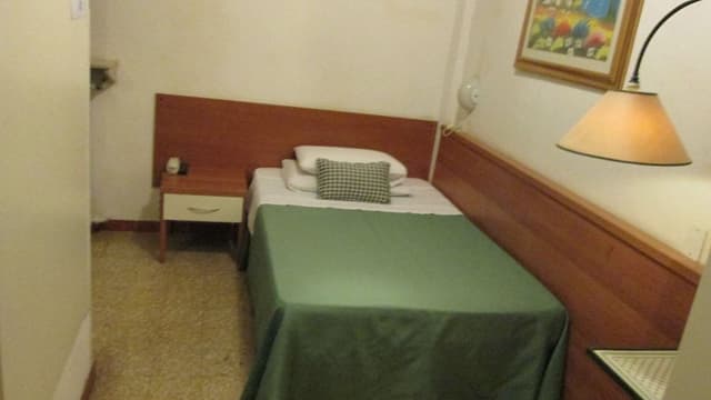 Single Room, Private Bathroom