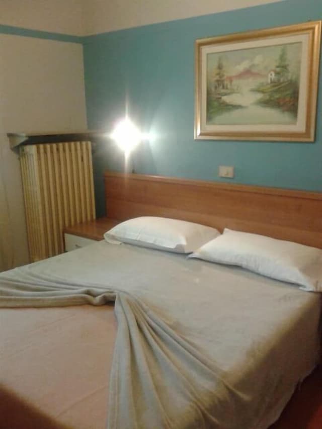 Basic Single Room, Shared Bathroom