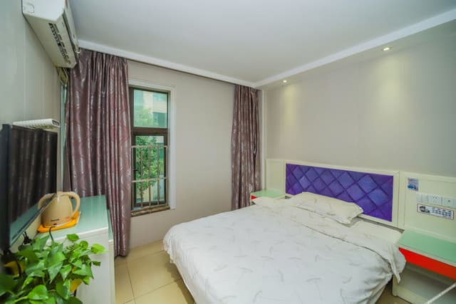 Queen Room