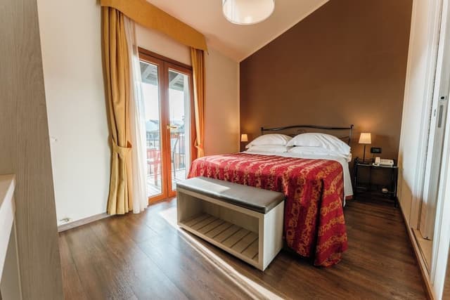 Romantic Room, Balcony, Lake View