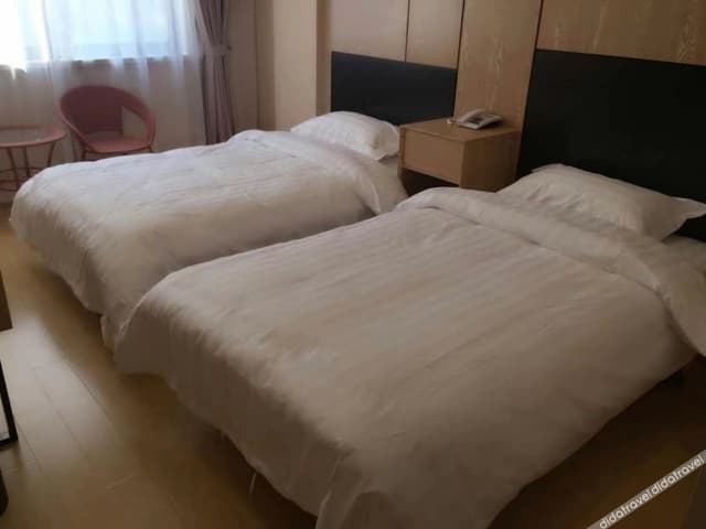 Standard Room (2 Beds)