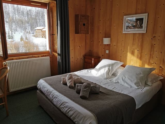 Double Room, Bathtub