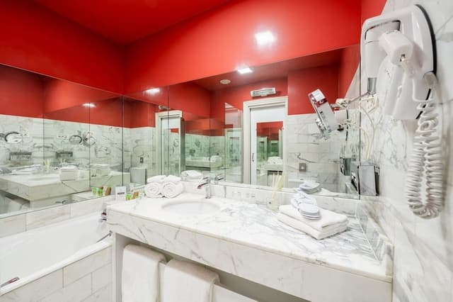 Deluxe Double or Twin Room, Ensuite
