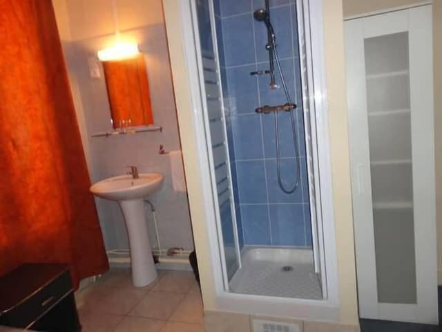 Economy Room (shared toilets)
