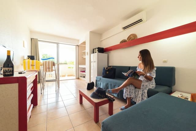 Room, 2 Bedrooms (5 pax)