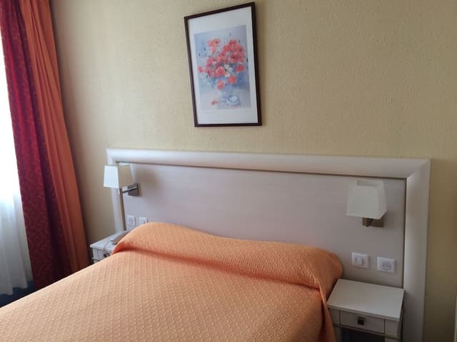 Comfort Double Room, Bathtub