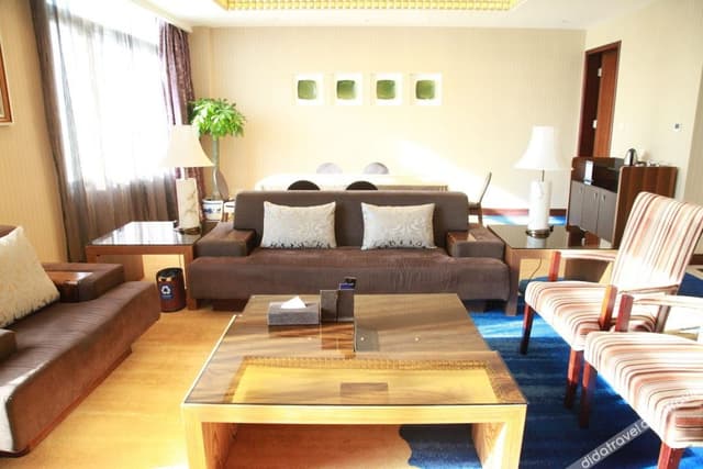 Jingyi Deluxe Suite