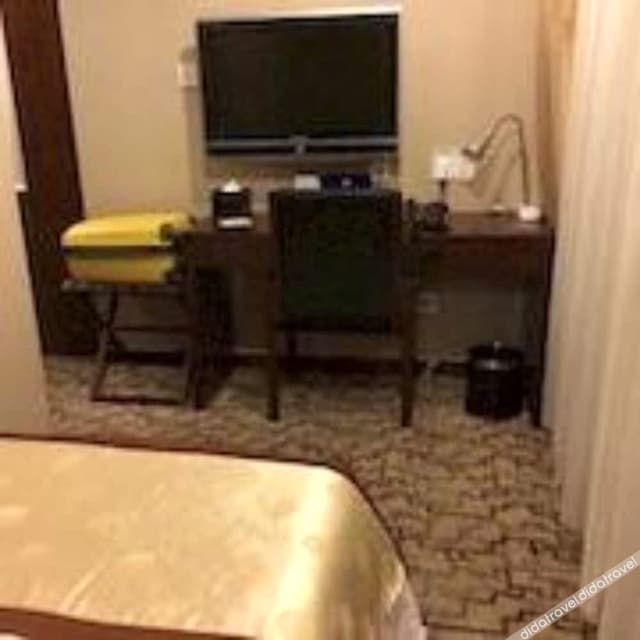 Standard Queen Room