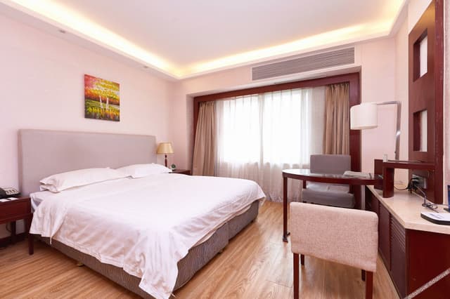 Business King Room