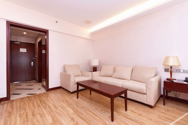 Business King Room