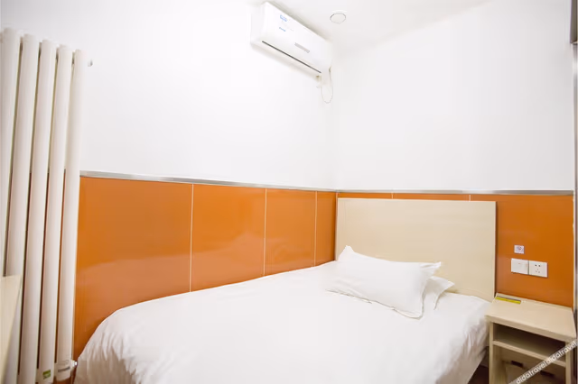 Double Bed Room B (No Window)