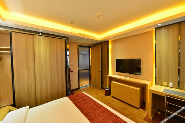 Deluxe Suite