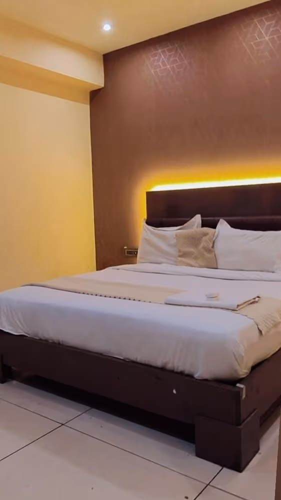 Deluxe Double Room, City View
