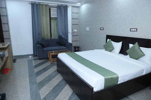 Deluxe Suite