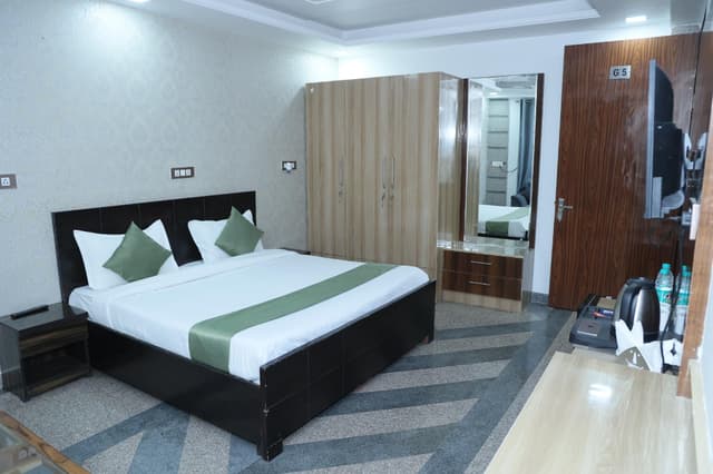 Deluxe Suite