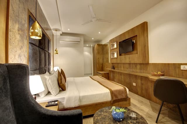 Executive Room