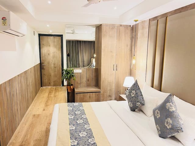 Superior Double Room, City View