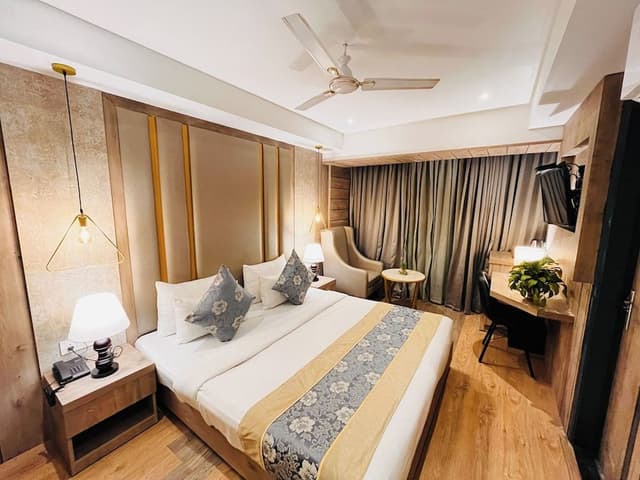 Superior Double Room, City View