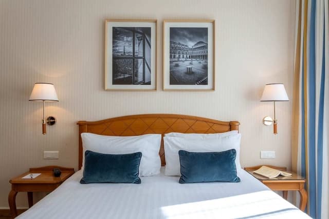 Room, Connecting Rooms