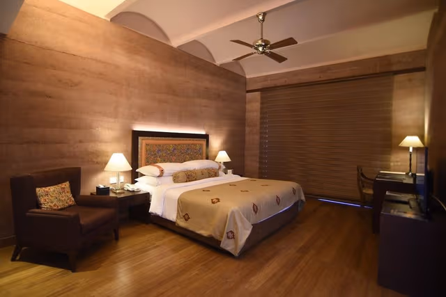 Suite (Lalit Legacy)
