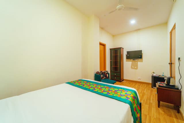 Economy Room