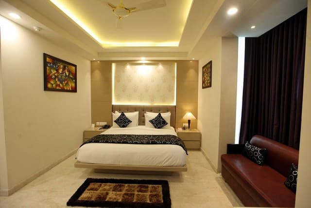 Deluxe Room 5
