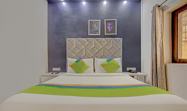 Economy Room