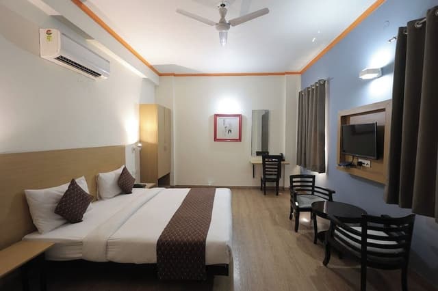 Deluxe Room, Balcony, City View