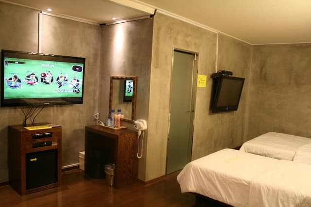 Deluxe Twin Room