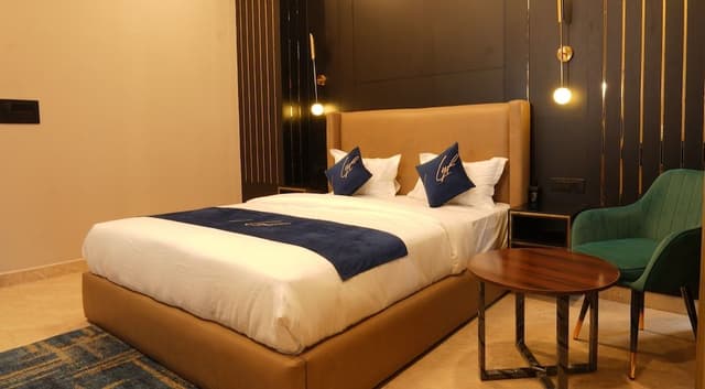 Premium Studio, City View